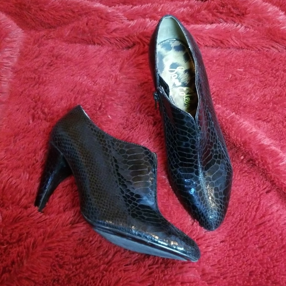 Sam Edelman black crocodile style heels